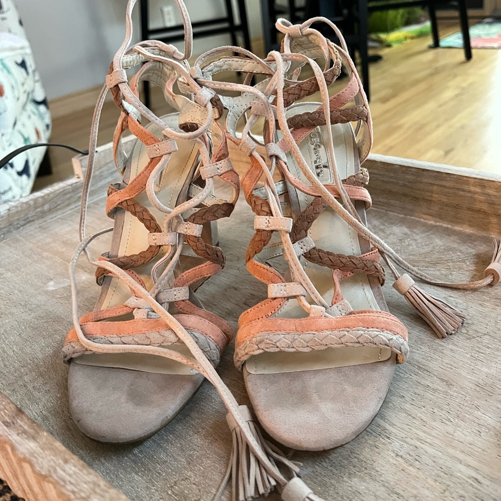 BCBG 4in heeled Sandals- Size 8